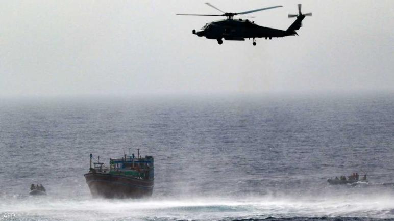 البحرية الأمريكية تصادر سفينة محملة بالأسلحة في بحر عُمان