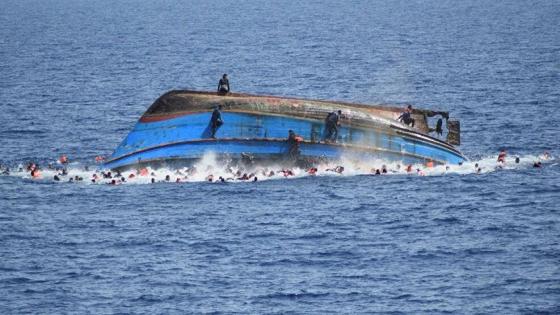 غرق زورق على متنه أكثر من 100 مهاجر قبالة السواحل الليبية