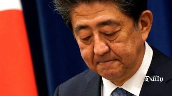 النيابة اليابانية تستجوب رئيس الوزراء السابق شينزو آبي.