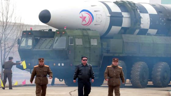 كوريا الشمالية تطلق ثلاثة صواريخ باليستية