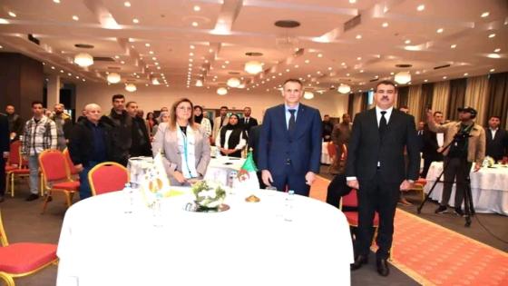 حماد يشرف على انطلاق الملتقى الوطني الموسوم ” آليات وآفاق العمل التطوعي بالجزائر”