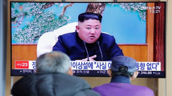 South Korean people watch a TV broadcasting a news report on North Korean leader Kim Jong Un in Seoul, South Korea, April 21, 2020. REUTERS/Heo Ran