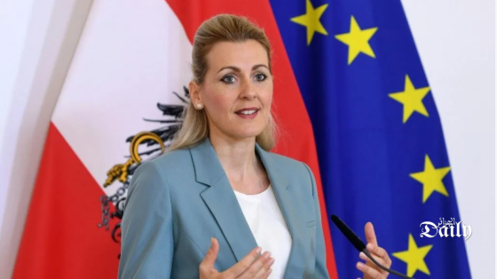 استقالة وزيرة العمل النمساوية بسبب اتهامها بسرقة أعمال جامعية