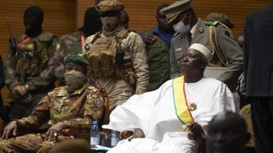 ‏الجيش في ‎مالي يعتقل رئيس الجمهورية ورئيس الوزراء