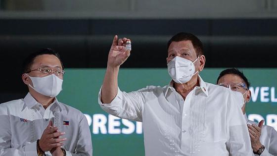 الرئيس الفلبيني يخير مواطنيه اللقاح أو السجن