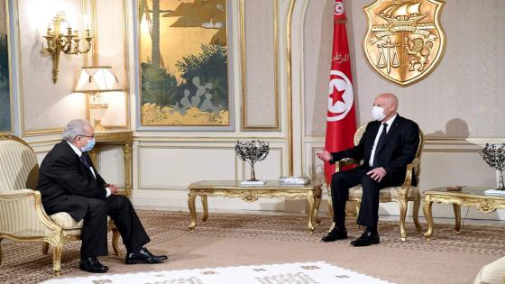 وزير الخارجية السيد رمطان لعمامرة يحل بتونس قادما من مصر