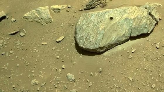 “ناسا” تؤكد: روبوت “برسيفرنس” أخذ عينة صخرية من المريخ
