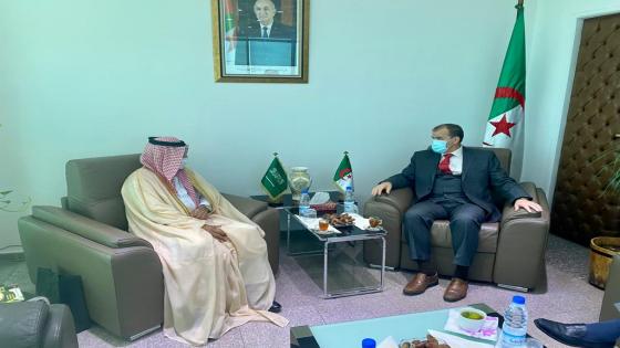 وزير التجارة يستقبل السفير السعودي في الجزائر.