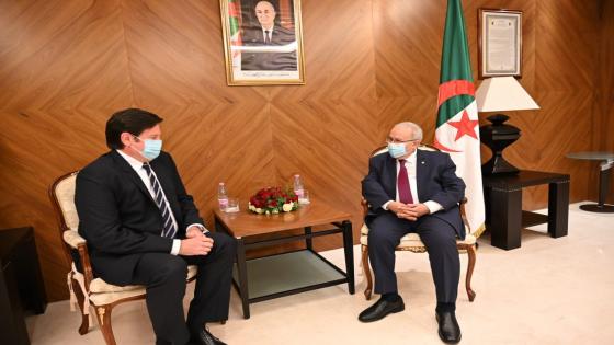 وزير الخارجية رمطان لعمامرة يستقبل سفير رومانيا الجديد لدى الجزائر