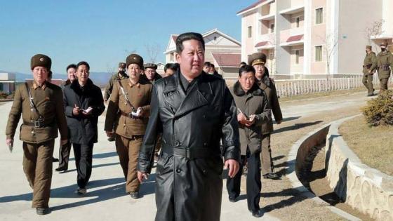 كوريا الشمالية: حظر ارتداء المعاطف الجلدية لتظل حكرا على الزعيم كيم جونغ