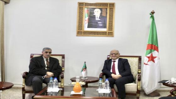 وزير التكوين والتعليم المهنيبن يستقبل سفير الجزائر بتشاد.