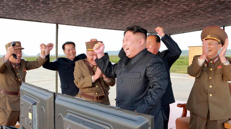 ‏زعيم ‎كوريا الشمالية يحضر اختبارا “ناجحا” لصاروخ أسرع من الصوت