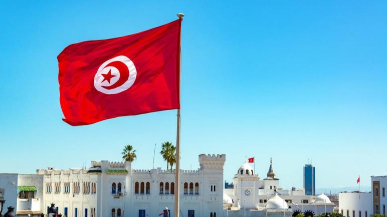 ‏‎تونس: فرض حظر تجول ليلي ومنع التجمعات لمواجهة تفشي كورونا