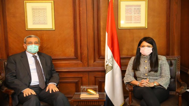 سفير الجزائر بمصر يبحث العلاقات الاقتصادية المشتركة مع وزيرة التعاون الدولي و التحضير لانعقاد اللجنة العليا المشتركة