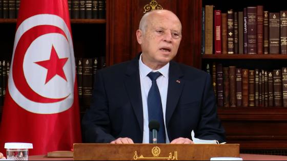 ‏الرئيس التونسي يرفض التدخل الأجنبي بعد قرار حل المجلس الأعلى للقضاء