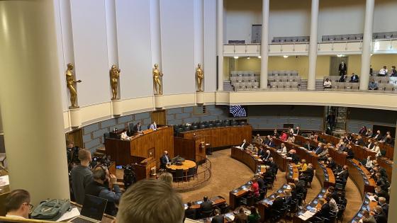 رغم تحذيرات موسكو… البرلمان الفنلندي يبدأ مناقشة مقترح الانضمام إلى حلف الناتو