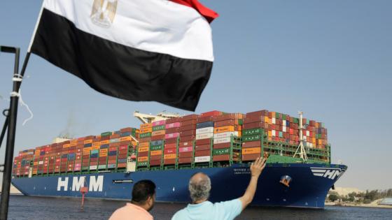 قناة السويس المصرية تحقق أعلى إيرادات شهرية في تاريخها