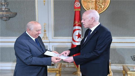 تونس : قيس سعيد يتسلم مشروع الدستور الجديد