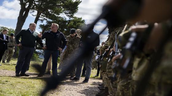 بريطانيا تعلن وصول أول دفعة من جيش أوكرانيا لتلقي التدريبات