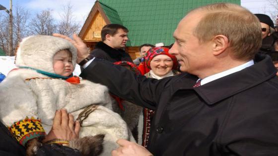 جائزة البطلة الأم.. بوتين يعلن مكافأة لكل أم تنجب 10 أطفال