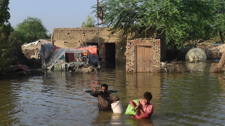 الصحة العالمية تحذر من تفشي الأمراض في باكستان بسبب الفيضانات