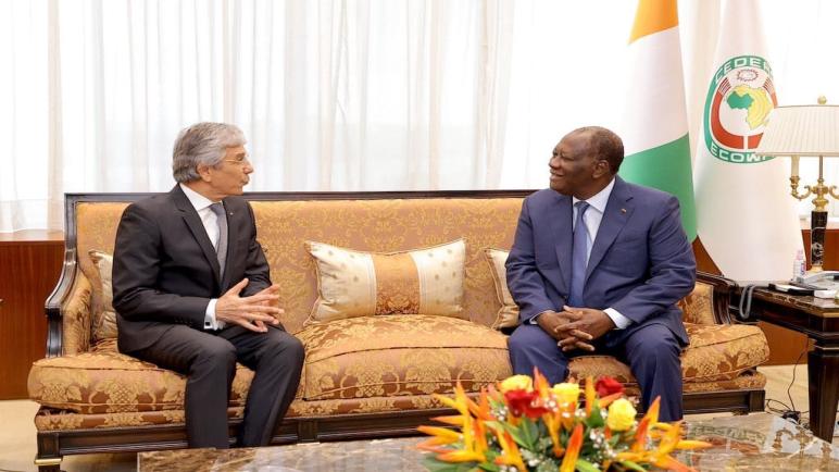 الرئيس الإيفواري يوجه دعوة للرئيس تبون من أجل زيارة بلاده.
