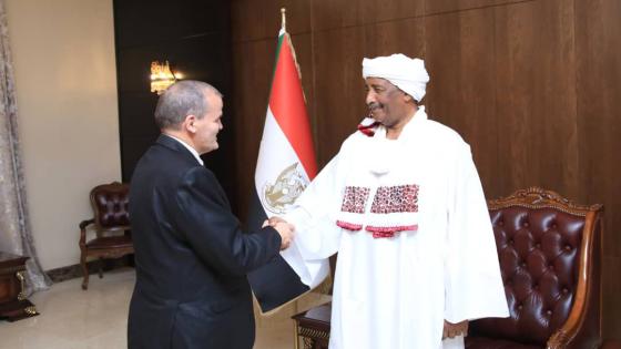 الرئيس تبون يدعو رئيس مجلس السيادة الانتقالي السوداني لحضور القمة العربية