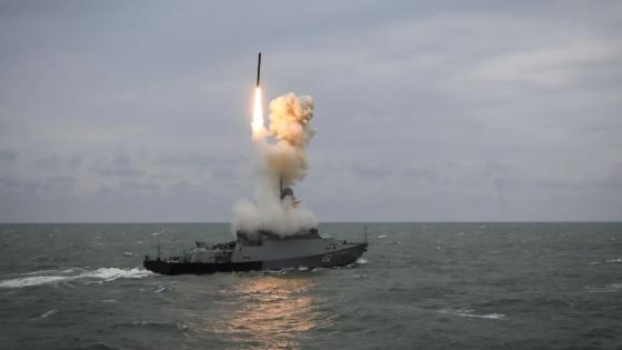روسيا : اختبار أحدث سفينة حاملة لصواريخ كروز