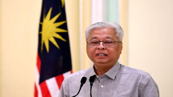 رئيس الوزراء الماليزي يعلن حل البرلمان