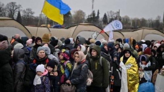 زيلينسكي يتهم روسيا بدفع الأوكرانيين للهجرة إلى أوروبا
