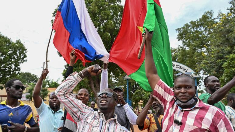 مظاهرات مناهضة لفرنسا في بوركينا فاسو والحكومة تدعو لضبط النفس