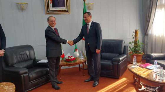 وزير الأشغال العمومية يستقبل السفير الإيطالي بالجزائر.