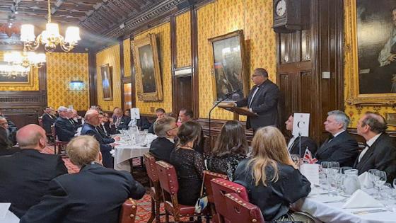 سفير الجزائر ببريطانيا يحضر العشاء السنوي لمجلس الأعمال الجزائري البريطاني.