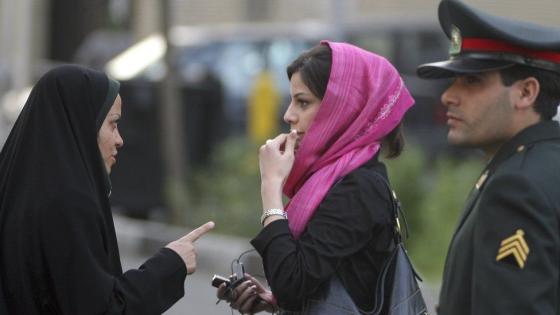 المدعي العام يعلن حلّ شرطة الأخلاق في إيران