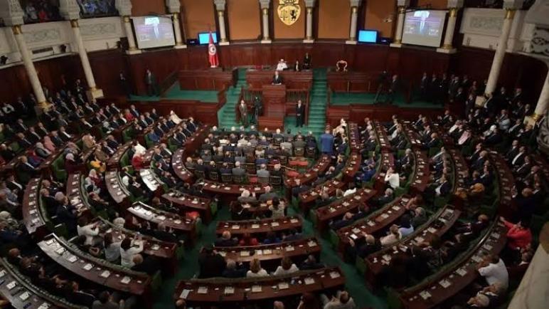البرلمان التونسي الجديد يفتتح أولى جلساته بعد توقف دام 20 شهراً
