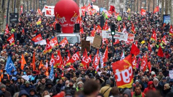 فرنسا: النقابات تستعد لمظاهرات “حاشدة” في عيد العمال احتجاجا على إصلاح نظام التقاعد