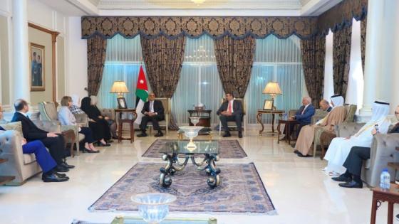 رئيس الوزراء الأردني: القمة العربية المقبلة في الجزائر تكتسب أهمية خاصة