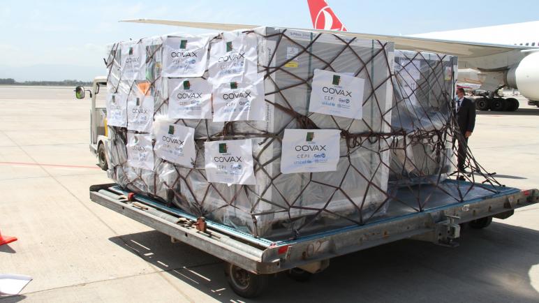 الجزائر تتلقى 662.400 جرعة كورونا مرسلة من قبل الآلية الدولية COVAX