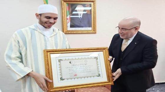 جائزة دبي الدولية للقرآن الكريم: بلمهدي يكرم الطالب الفائز على المرتبة الأولى