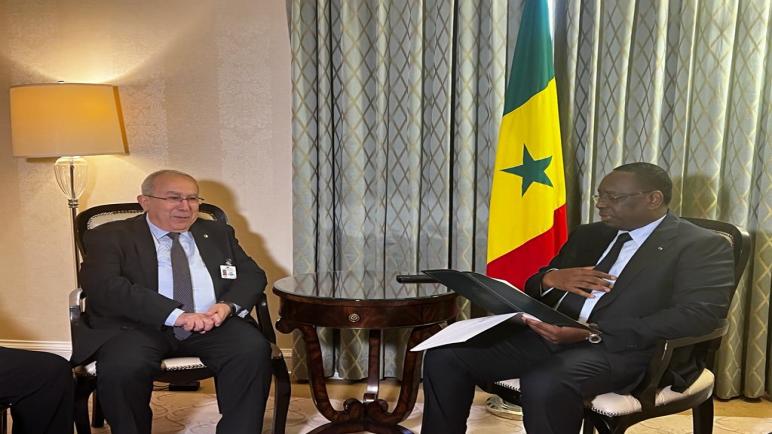 الرئيس تبون يدعو نظيره السنغالي ماكي سال لحضور القمة العربية بالجزائر كضيف شرف