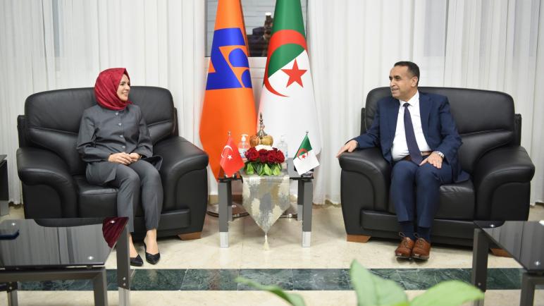 المديـر العام لسونلغـاز يبحـث آفاق التعاون مع سفيرة تركيا بالجزائر
