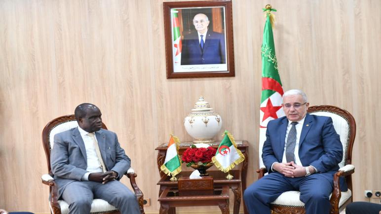بوغالي يستقبل سفير جمهورية كوت ديفـور بالجــزائر