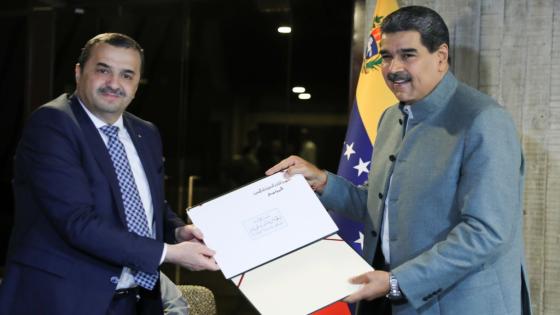 محمد عرقاب يسلم رسالة خطية من رئيس الجمهورية إلى رئيس فنزويلا