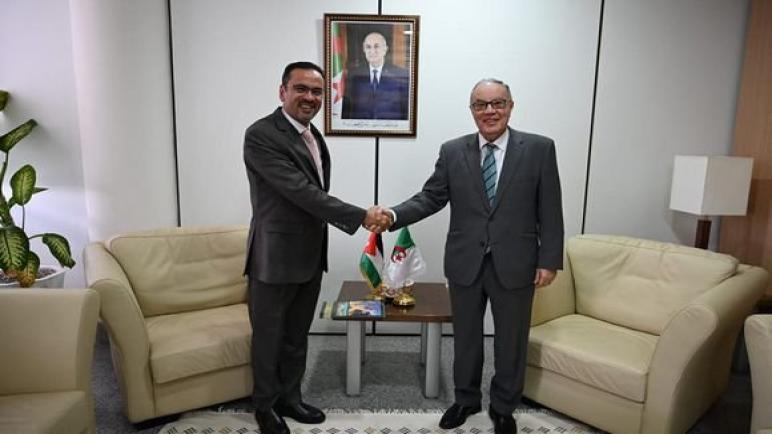 تعزيز التعاون الثنائي محور محادثات عمــار بلاني مع سفير المملكة الأردنية بالجزائر