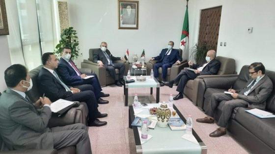 رزيق يؤكد للسفير المصري بالجزائر مواصلة تعزيز التعاون الثنائي بين البلدين