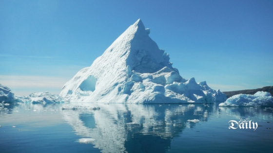 أكبر جبل جليدي عائم في العالم يتفكك وينذر بالخطر!