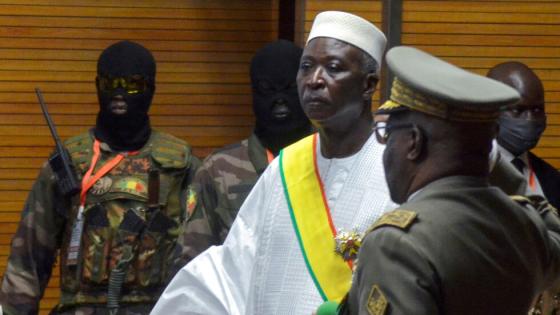 بعد اعتقال الجيش لهما، استقالة رئيس مالي المؤقت ورئيس الوزراء