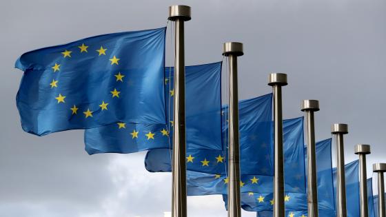 الاتحاد الأوروبي يفرض عقوبات على خمسة مسؤولين ماليين