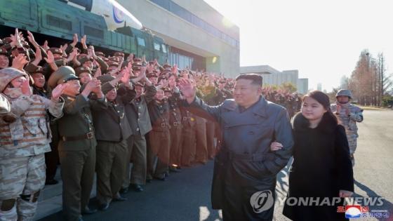 ظهور جديد لابنة زعيم كوريا الشمالية كيم جونغ أون في فعالية عسكرية
