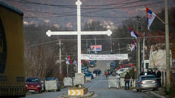 كوسوفو تعيد فتح المعبر الحدودي الرئيسي مع صربيا